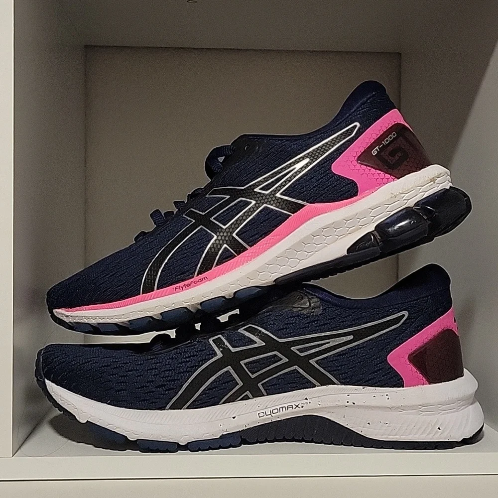 ASICS - Picture 3 of 3